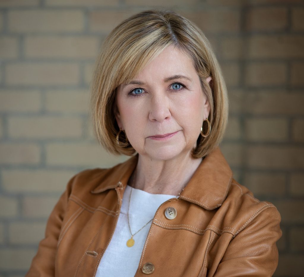 Sarah-Hutchison picture